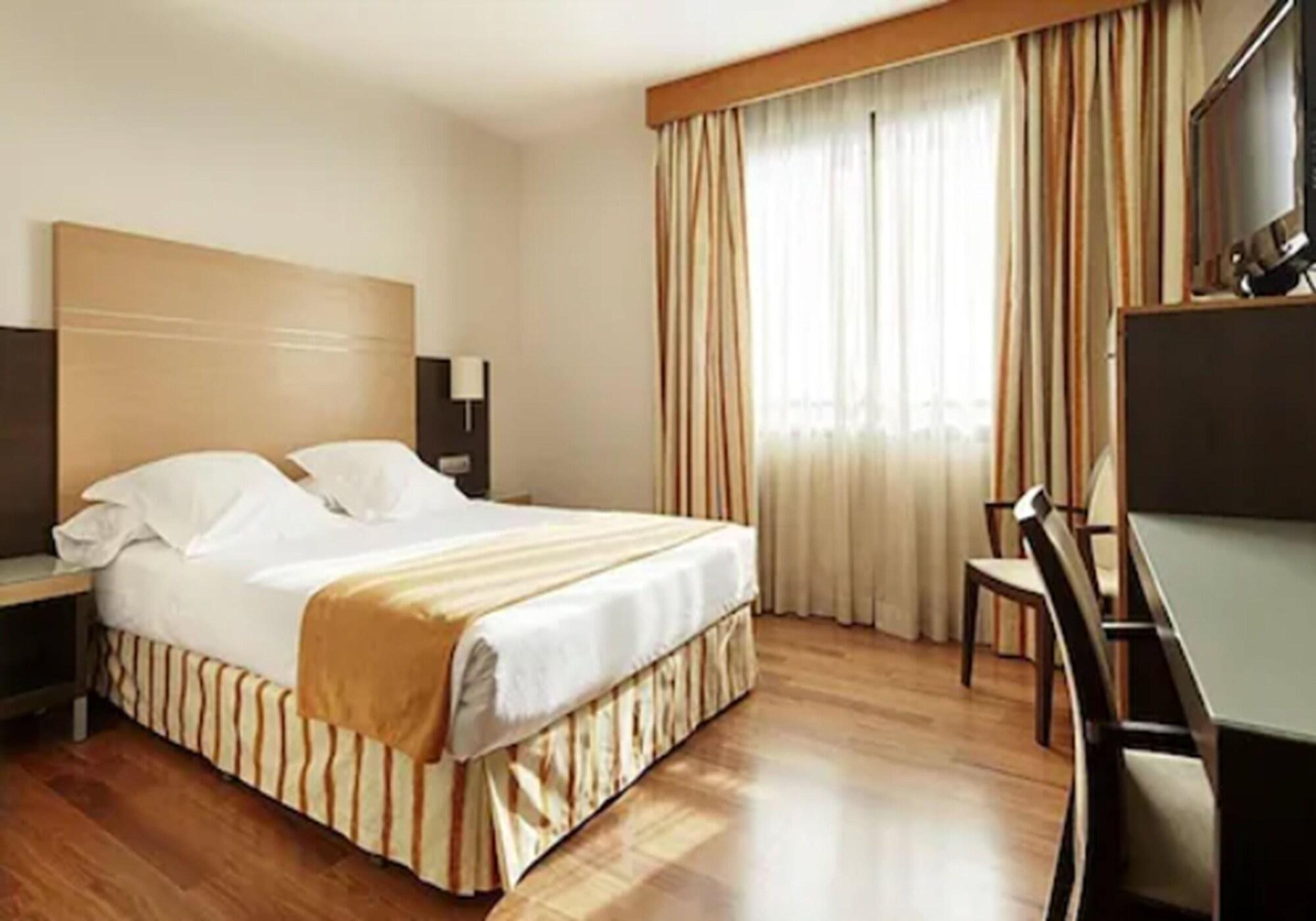 Hotel Blanca De Navarra Pampeluna Zewnętrze zdjęcie