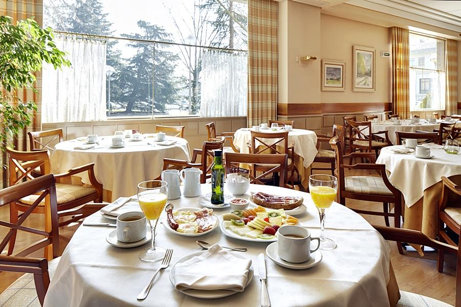 Hotel Blanca De Navarra Pampeluna Zewnętrze zdjęcie