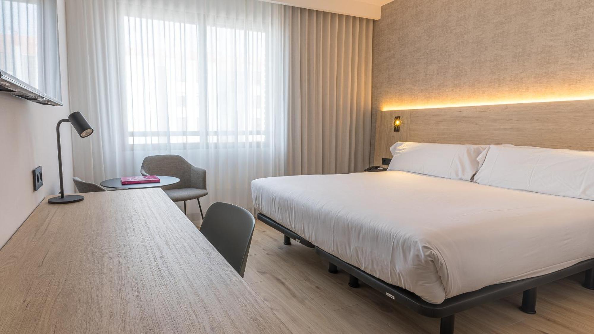 Hotel Blanca De Navarra Pampeluna Zewnętrze zdjęcie